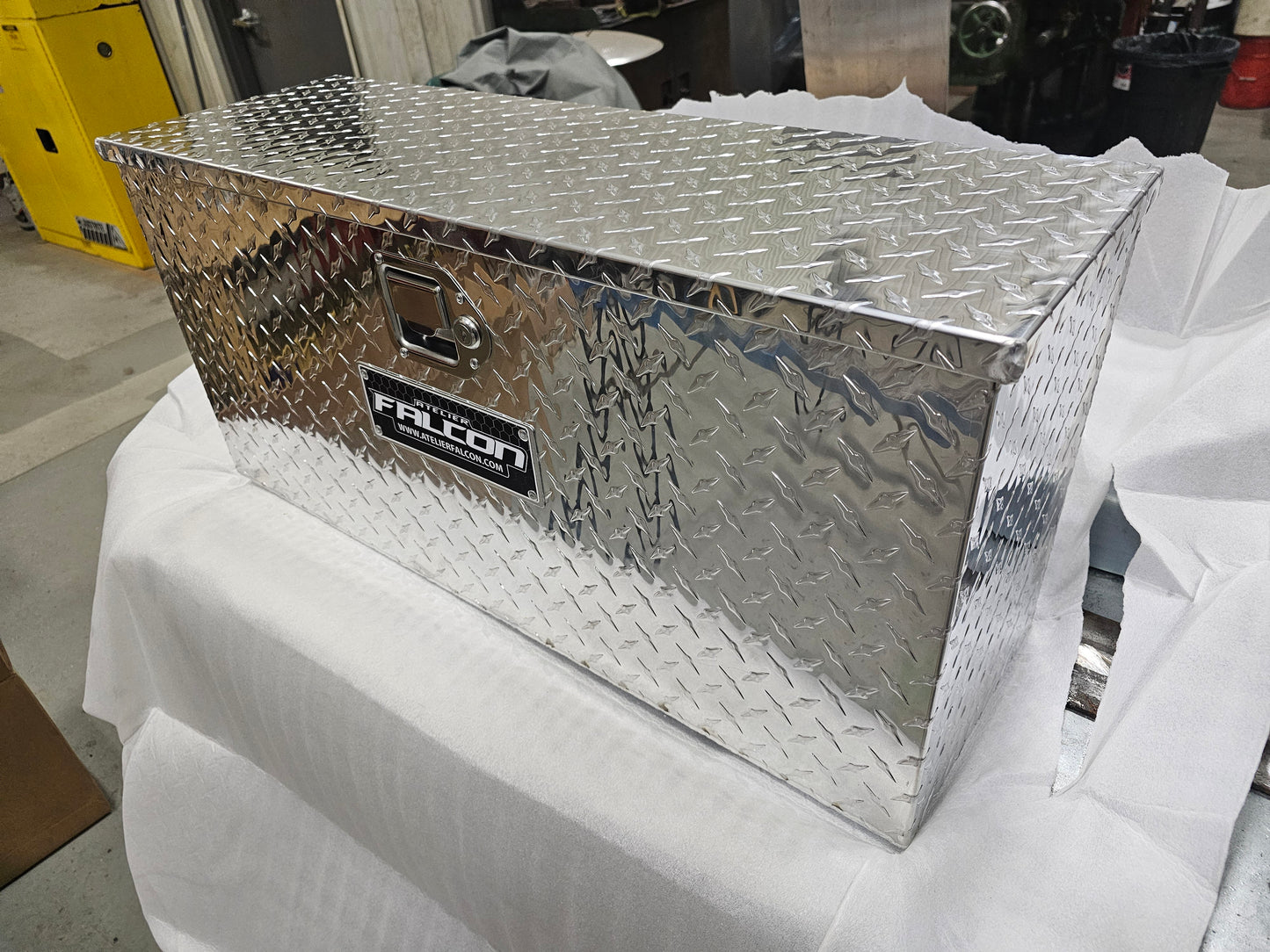 Coffre utilitaire 31" x 10" x 14" aluminium